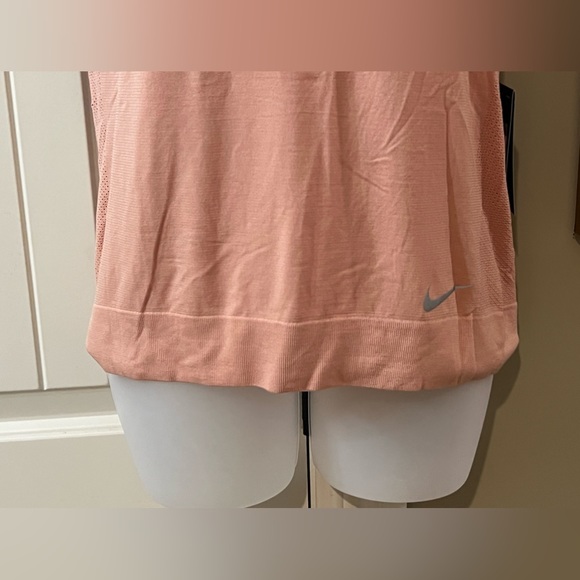 Nike - NWT DriFit Ladies tank Sz Med - Picture 7 of 8